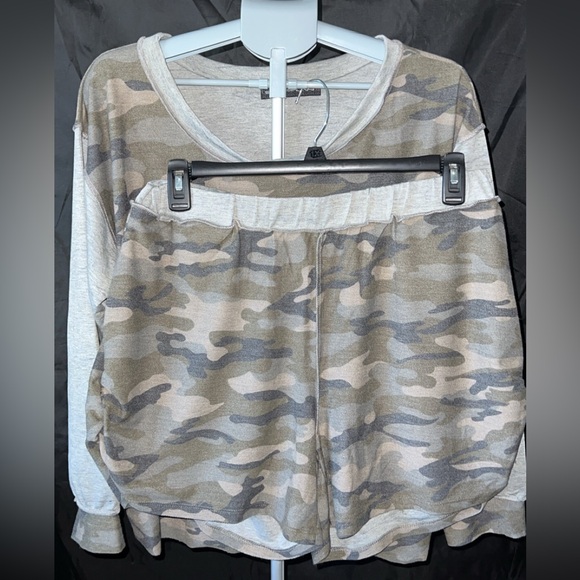 Symphony Other - New! Camo Lounge Set